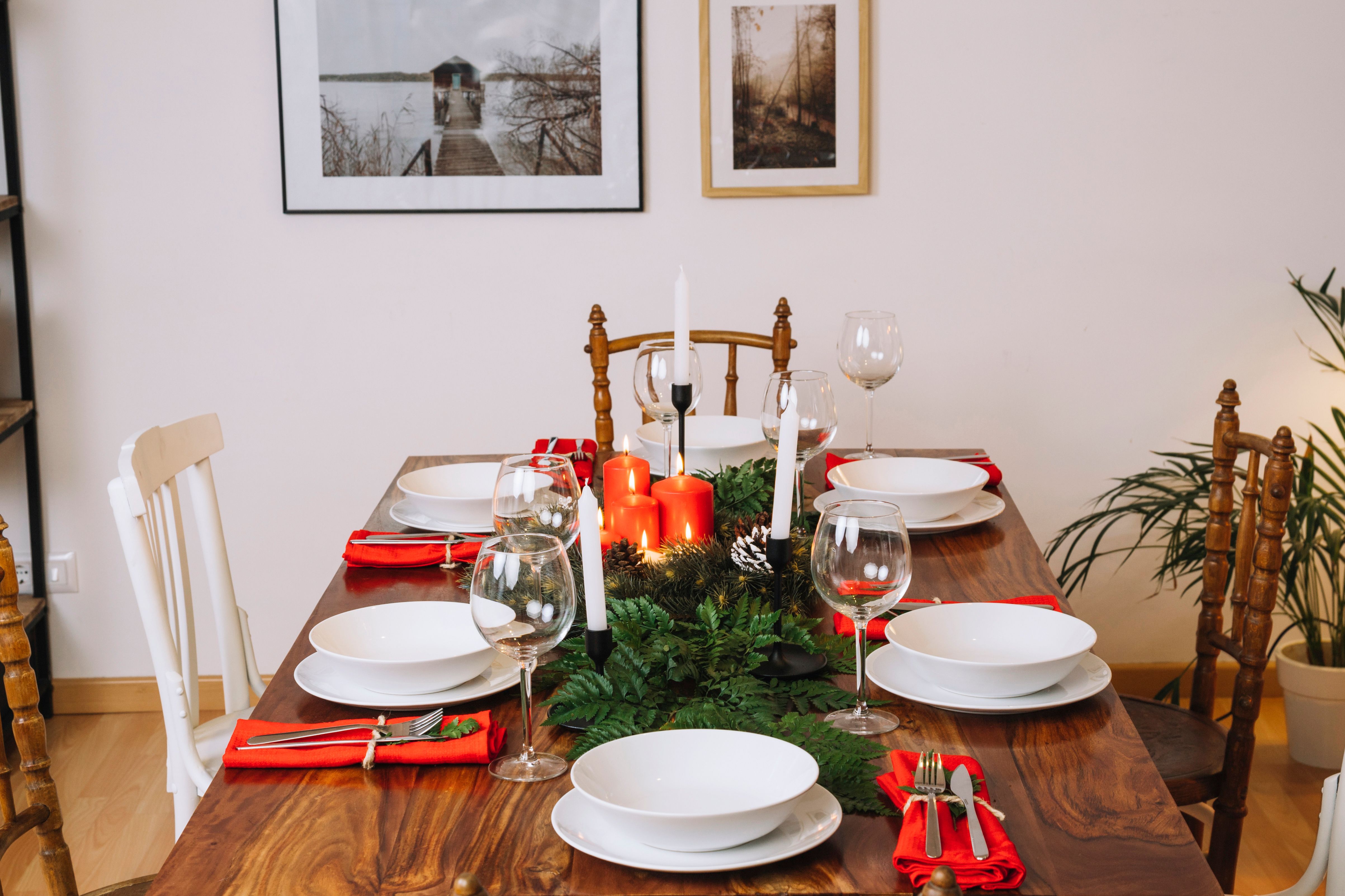 table-decoration-christmas-dinner.jpg